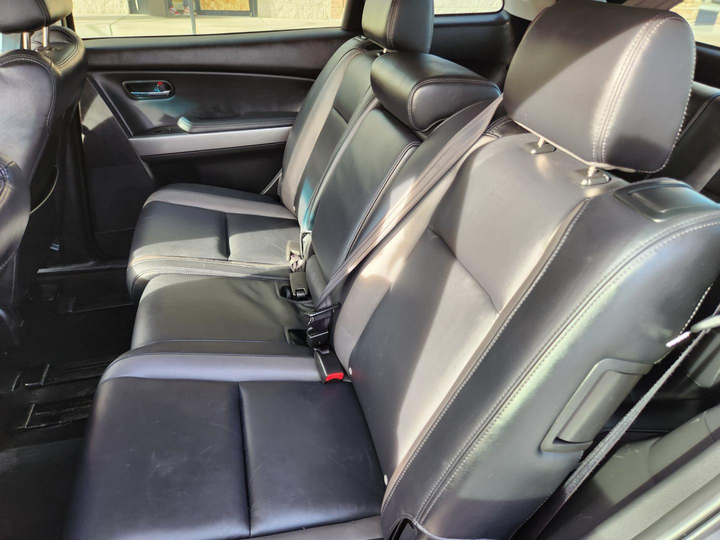 2010 Liquid Silver Metallic /Black Mazda CX-9 Grand Touring (JM3TB3MA6A0) with an 3.7L V6 DOHC 24V engine, Automatic transmission, located at 10890 W. Colfax Ave., Lakewood, CO, 80215, (303) 274-7692, 39.739914, -105.120132 - 2010 Mazda CX-9<br><br>D1 Auto NEVER charges dealer fees! All cars have clean titles and have been inspected for mechanical issues. We have financing for everyone. Good credit, bad credit, first time buyers.<br><br>Please call Lakewood Location 303-274-7692 or Thornton 303-287-5511 to schedule a tes - Photo#10